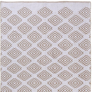 HomeRoots Diamond Hand-Woven Area Rug - Artisan-Crafted, Cotton Comfort with Unique Diamond Design for Any Decor 674529
