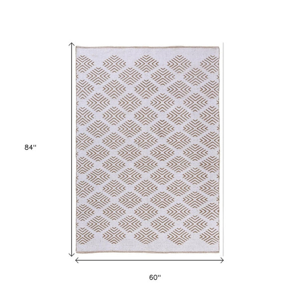 HomeRoots Diamond Hand-Woven Area Rug - Artisan Crafted, Classic Diamond Design for Modern & Transitional Spaces 674531