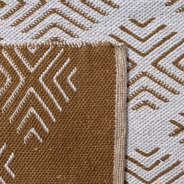 HomeRoots Diamond Hand-Woven Area Rug - Artisan Crafted, Classic Diamond Design for Modern & Transitional Spaces 674531