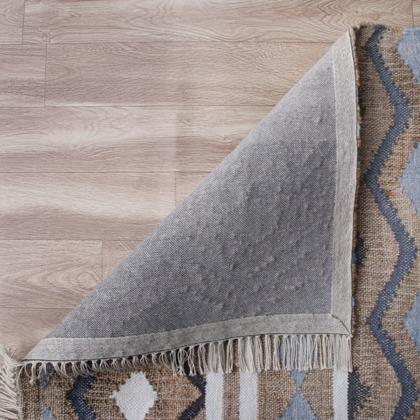 HomeRoots Jute Hand-Woven Geometric Area Rug - Unique Artisan Crafted Natural Fiber Decor for Modern Spaces 674540