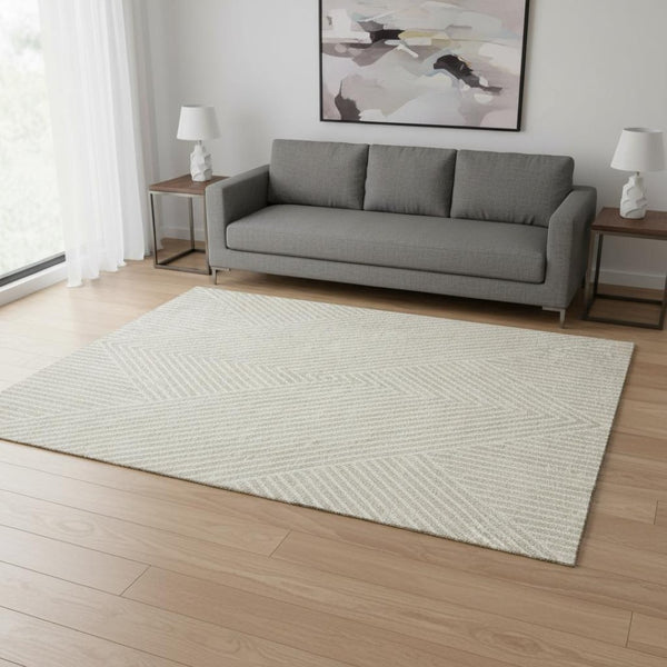 HomeRoots 5' X 8' Beige & Ivory Geometric Area Rug - Washable, UV Protected, Stain-Resistant for Busy Homes 674624
