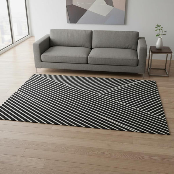 HomeRoots 5' X 8' Black And Ivory Geometric Area Rug - Washable, UV Protected, Stylish & Stain Resistant Design 674630