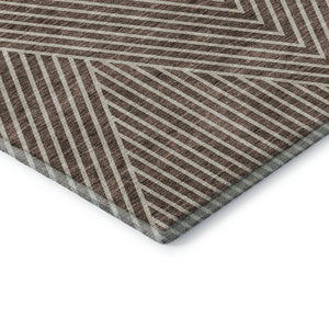 HomeRoots 8' Modern Brown and Beige Geometric Round Rug - Washable, UV-Protected, Stain-Resistant Design 674643