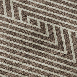 HomeRoots 8' Modern Brown and Beige Geometric Round Rug - Washable, UV-Protected, Stain-Resistant Design 674643