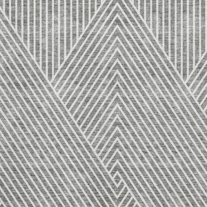 HomeRoots 5' Gray and Ivory Geometric Area Rug – Washable, UV-Protected, Perfect for High-Traffic Spaces! 674654