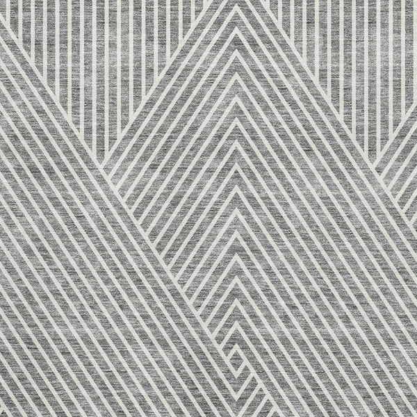 HomeRoots 5' Gray and Ivory Geometric Area Rug – Washable, UV-Protected, Perfect for High-Traffic Spaces! 674654