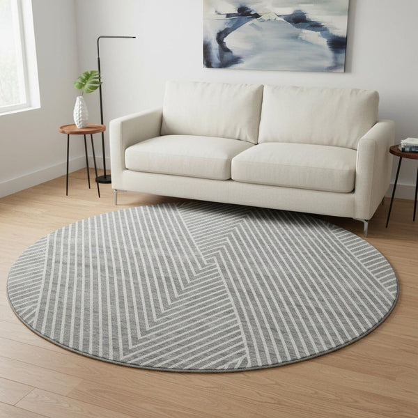 HomeRoots 8' Gray and Ivory Geometric Washable Round Rug - Stain Resistant, UV Protected, Ideal for High-Traffic Areas 674655