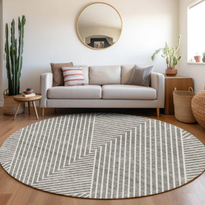 HomeRoots 8' Gray and Ivory Geometric Washable Round Rug - Stain Resistant, UV Protected, Ideal for High-Traffic Areas 674655
