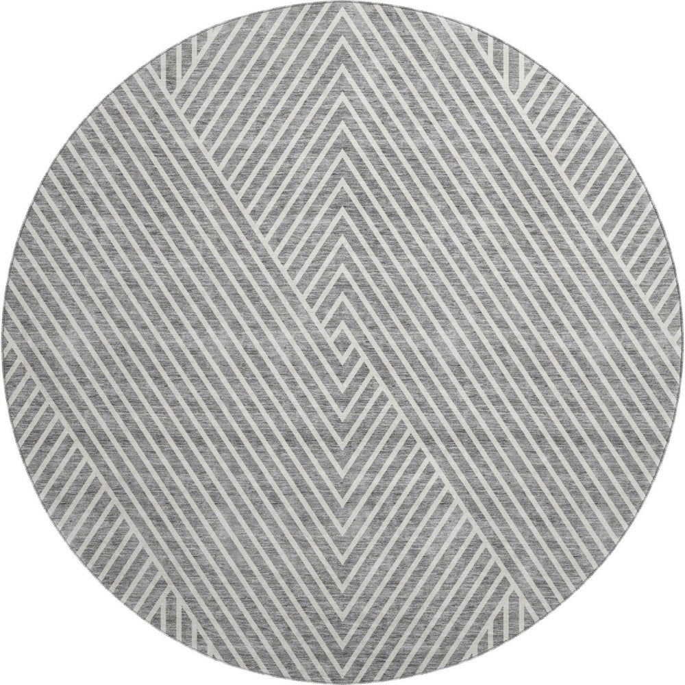 HomeRoots 8' Gray and Ivory Geometric Washable Round Rug - Stain Resistant, UV Protected, Ideal for High-Traffic Areas 674655