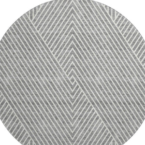 HomeRoots 8' Gray and Ivory Geometric Washable Round Rug - Stain Resistant, UV Protected, Ideal for High-Traffic Areas 674655
