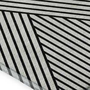 HomeRoots 8' X 10' Modern Black and White Geometric Area Rug - Washable, UV Protected, Stylish & Durable 674686