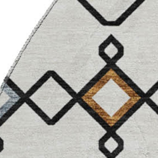 HomeRoots 8' Southwestern Washable Round Rug in Ivory, Red & Green - UV Resistant, Stain-Proof, Durable Design 674709