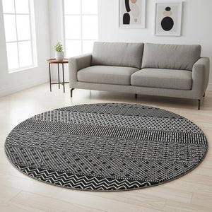 HomeRoots 8' Black and Ivory Striped Washable Round Rug - Durable, UV Protected, Ideal for Busy Households! 674763
