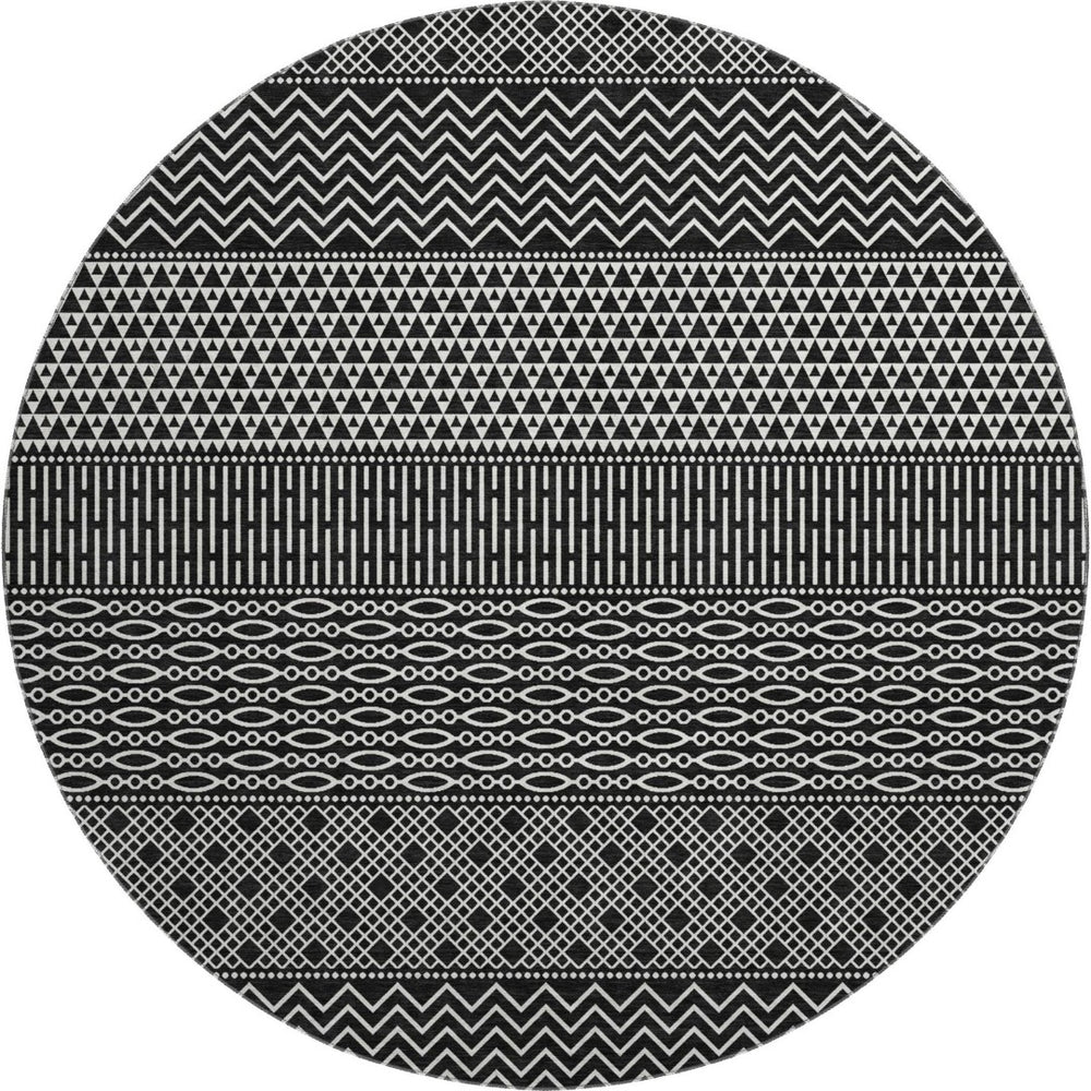 HomeRoots 8' Black and Ivory Striped Washable Round Rug - Durable, UV Protected, Ideal for Busy Households! 674763