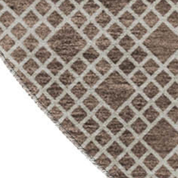 HomeRoots 8' Brown and Beige Striped Washable Round Rug - Durable, UV-Protected, Perfect for Family Spaces! 674769