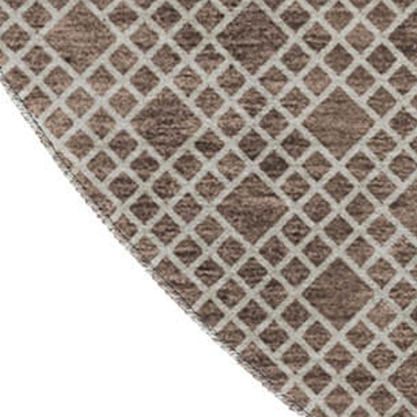 HomeRoots 8' Brown and Beige Striped Washable Round Rug - Durable, UV-Protected, Perfect for Family Spaces! 674769