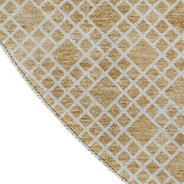 HomeRoots 8' Gold and Ivory Striped Round Rug – Washable, UV-Protected, Durable & Stylish for Any Room 674775