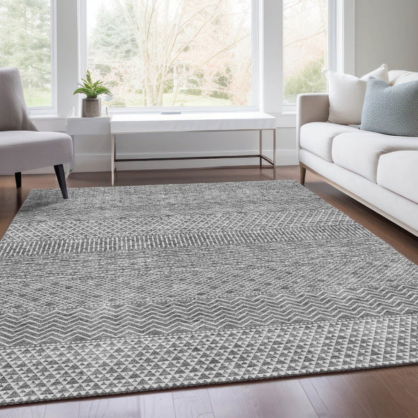 HomeRoots 5' Gray and Silver Striped Area Rug - Washable, Durable, UV-Protected for Modern Homes & Pets 674780