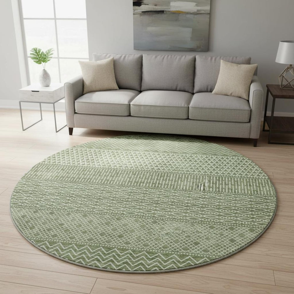 HomeRoots 8' Stylish Green & Ivory Striped Washable Round Rug - Stain Resistant & UV Protected for Busy Homes 674787