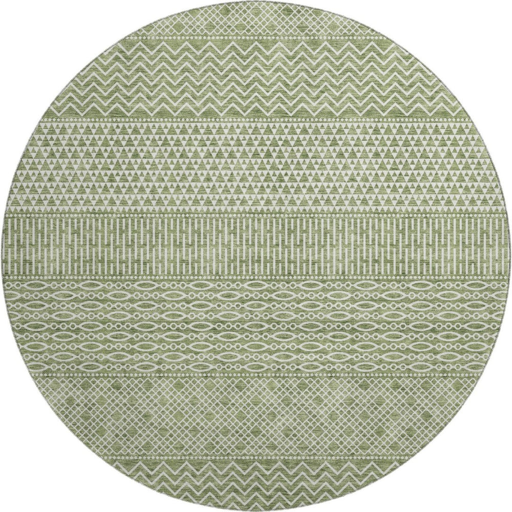 HomeRoots 8' Stylish Green & Ivory Striped Washable Round Rug - Stain Resistant & UV Protected for Busy Homes 674787