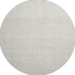 HomeRoots 8' Ivory and Beige Striped Washable Round Rug - Durable, UV Protected, Perfect for High-Traffic Areas! 674793