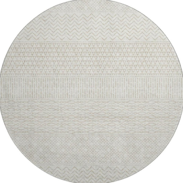 HomeRoots 8' Ivory and Beige Striped Washable Round Rug - Durable, UV Protected, Perfect for High-Traffic Areas! 674793