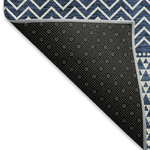 HomeRoots 5' X 8' Navy Blue & Ivory Striped Area Rug - Washable, UV-Protected, Perfect for Coastal Spaces! 674804