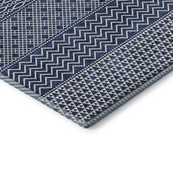 HomeRoots 5' X 8' Navy Blue & Ivory Striped Area Rug - Washable, UV-Protected, Perfect for Coastal Spaces! 674804