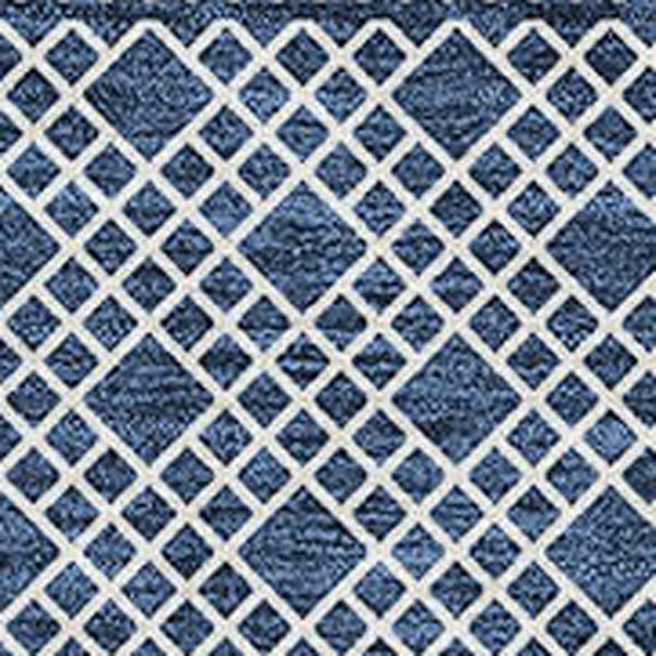 HomeRoots 5' X 8' Navy Blue & Ivory Striped Area Rug - Washable, UV-Protected, Perfect for Coastal Spaces! 674804