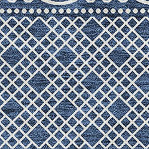 HomeRoots 5' X 8' Navy Blue & Ivory Striped Area Rug - Washable, UV-Protected, Perfect for Coastal Spaces! 674804