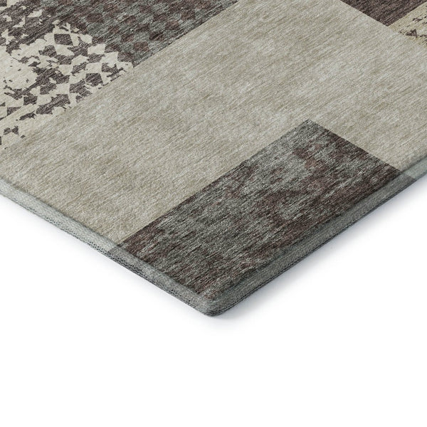 HomeRoots 8' Washable Round Rug in Brown, Ivory & Beige - Stylish Geometric Design with UV Protection & Durability 674919