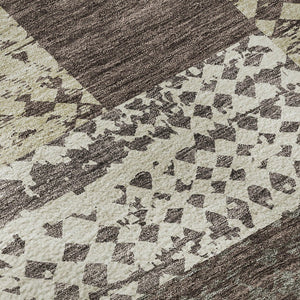 HomeRoots 8' Washable Round Rug in Brown, Ivory & Beige - Stylish Geometric Design with UV Protection & Durability 674919