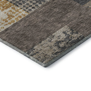 HomeRoots 5' Geometric Area Rug in Coffee, Gold & Ivory - Washable, UV-Protected, Stylish & Durable Design 674924