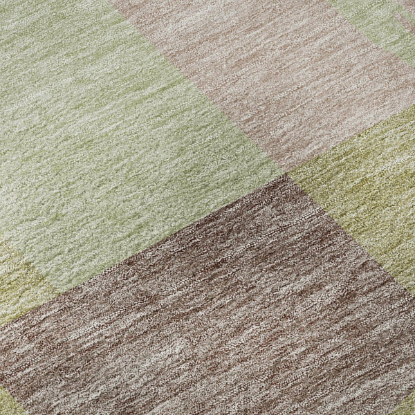 HomeRoots 8' Contemporary Blush Mint Green & Lilac Geometric Round Rug - Washable, UV Resistant, Stylish Comfort 675063