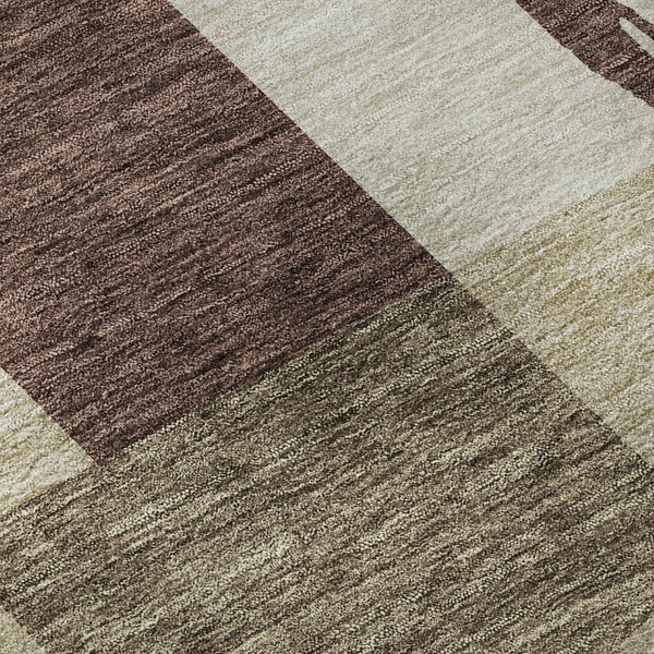 HomeRoots 8' Stylish Brown, Beige & Ivory Geometric Washable Round Rug with UV Protection for Modern Spaces 675069
