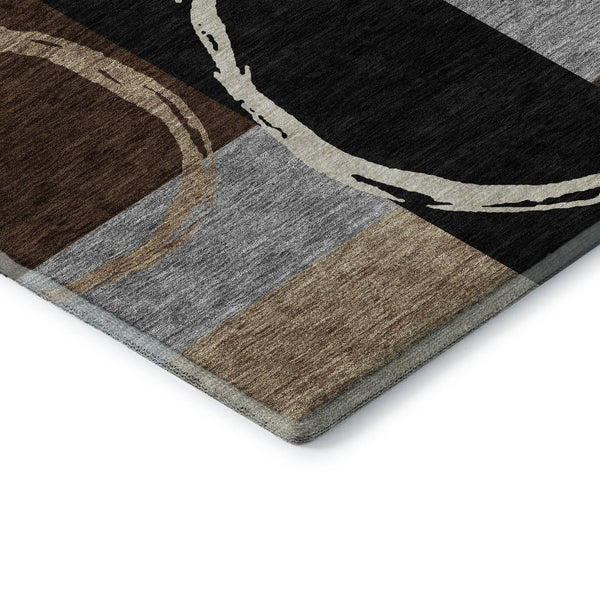 HomeRoots 8' Modern Pewter Gray & Black Geometric Round Rug - Washable, Stain-Resistant, UV Protected Design 675087