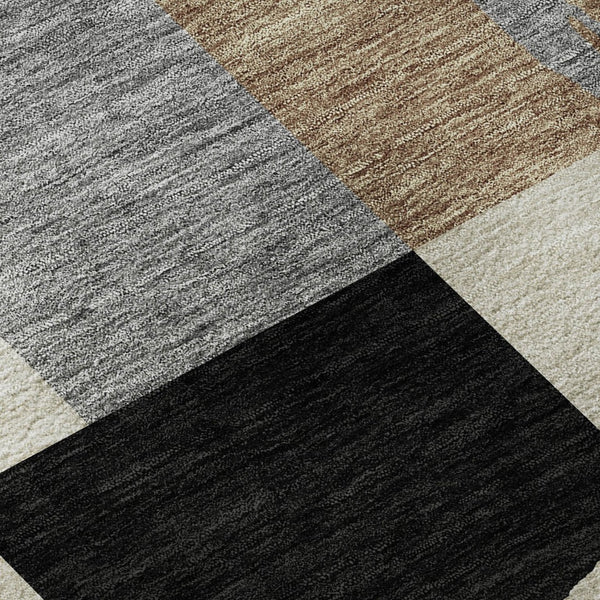 HomeRoots 8' Modern Pewter Gray & Black Geometric Round Rug - Washable, Stain-Resistant, UV Protected Design 675087