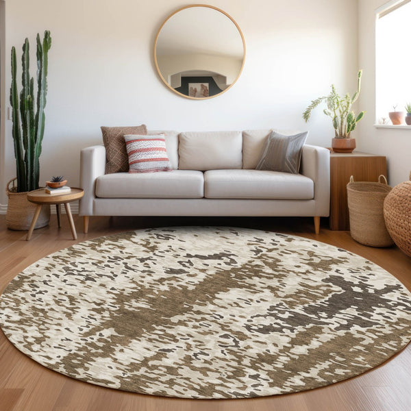 HomeRoots 8' Abstract Brown Ivory Beige Round Rug - Washable, UV Protected, Modern Design for Any Space 675105