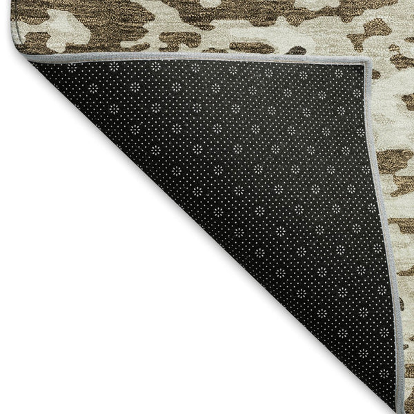 HomeRoots 8' Abstract Brown Ivory Beige Round Rug - Washable, UV Protected, Modern Design for Any Space 675105