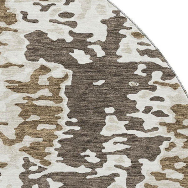 HomeRoots 8' Abstract Brown Ivory Beige Round Rug - Washable, UV Protected, Modern Design for Any Space 675105
