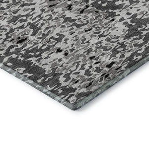 HomeRoots 5' X 8' Modern Abstract Area Rug in Gray, Silver & Black - Washable, UV Protected, Pet-Friendly Design 675116