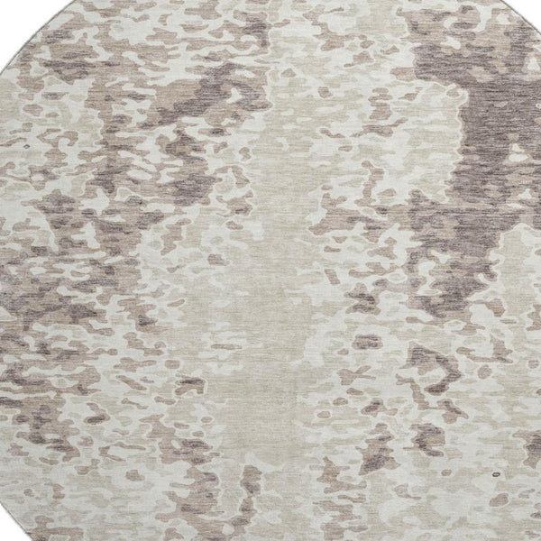 HomeRoots 8' Ivory and Beige Abstract Round Rug - Washable, UV Protected, Stain Resistant for High-Traffic Areas 675123