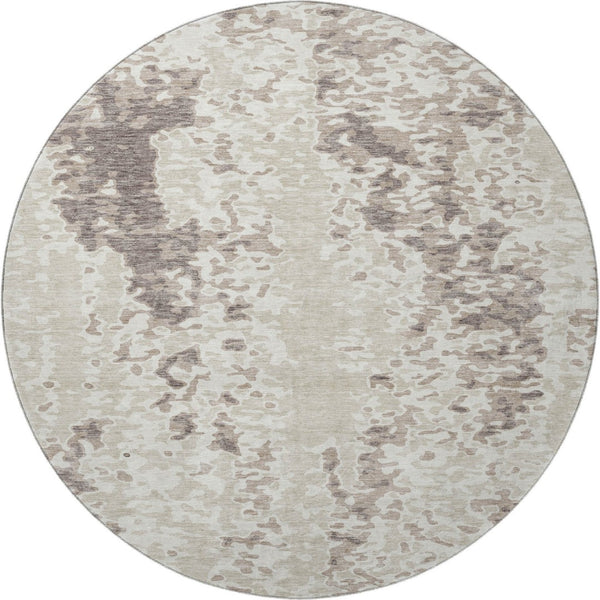 HomeRoots 8' Ivory and Beige Abstract Round Rug - Washable, UV Protected, Stain Resistant for High-Traffic Areas 675123