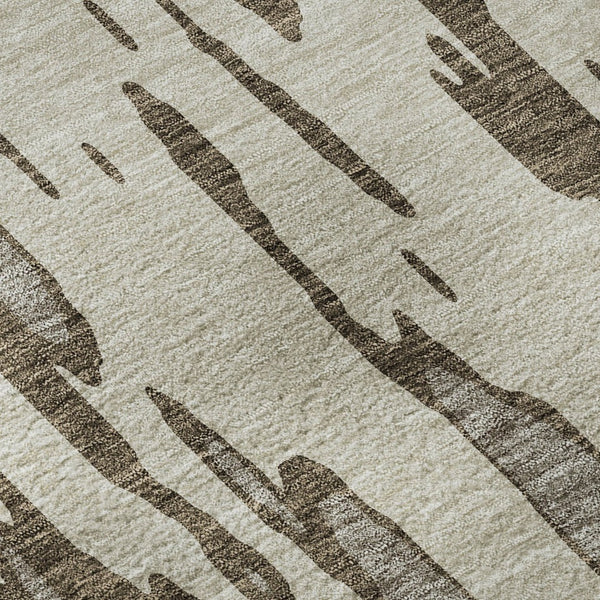 HomeRoots 8' Brown And Ivory Abstract Round Washable Rug - UV Protected, Stain Resistant, Ideal for Active Homes 675141