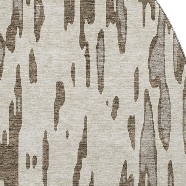 HomeRoots 8' Brown And Ivory Abstract Round Washable Rug - UV Protected, Stain Resistant, Ideal for Active Homes 675141