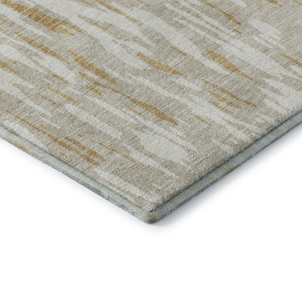 HomeRoots 8' Gold and Ivory Abstract Washable Round Rug - Stylish, UV-Protected, Durable for Any Space 675153