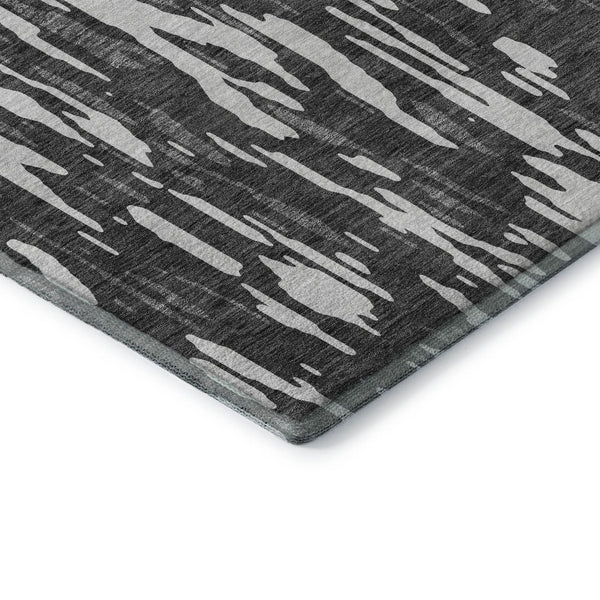 HomeRoots 5' X 8' Gray And Ivory Abstract Area Rug - Washable, UV Protected, Perfect for Family Spaces! 675158