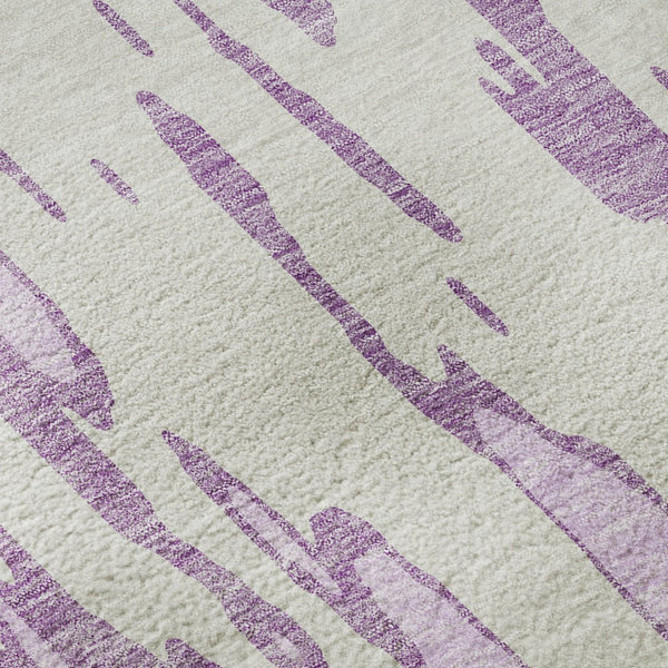 HomeRoots 8' Lavender and Ivory Abstract Round Washable Rug - UV Protected, Durable, Easy-Care for Busy Homes 675177