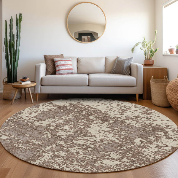 HomeRoots 8' Brown and Beige Abstract Round Rug - Washable, UV Protected, Stain Resistant for Everyday Homes 675225
