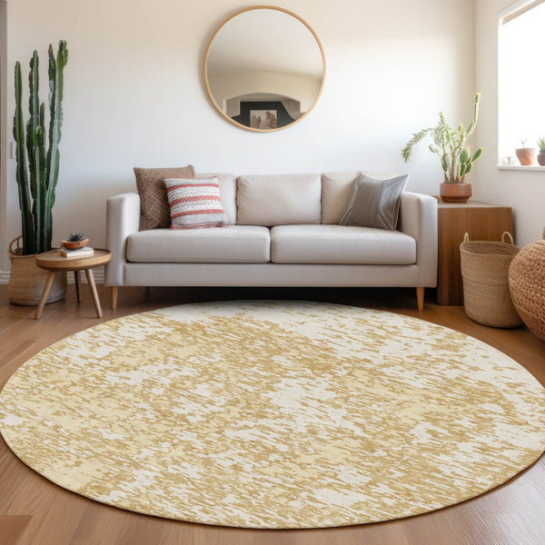 HomeRoots 8' Gold And Ivory Washable Abstract Round Rug with UV Protection – Durable, Stylish, and Easy Care! 675237